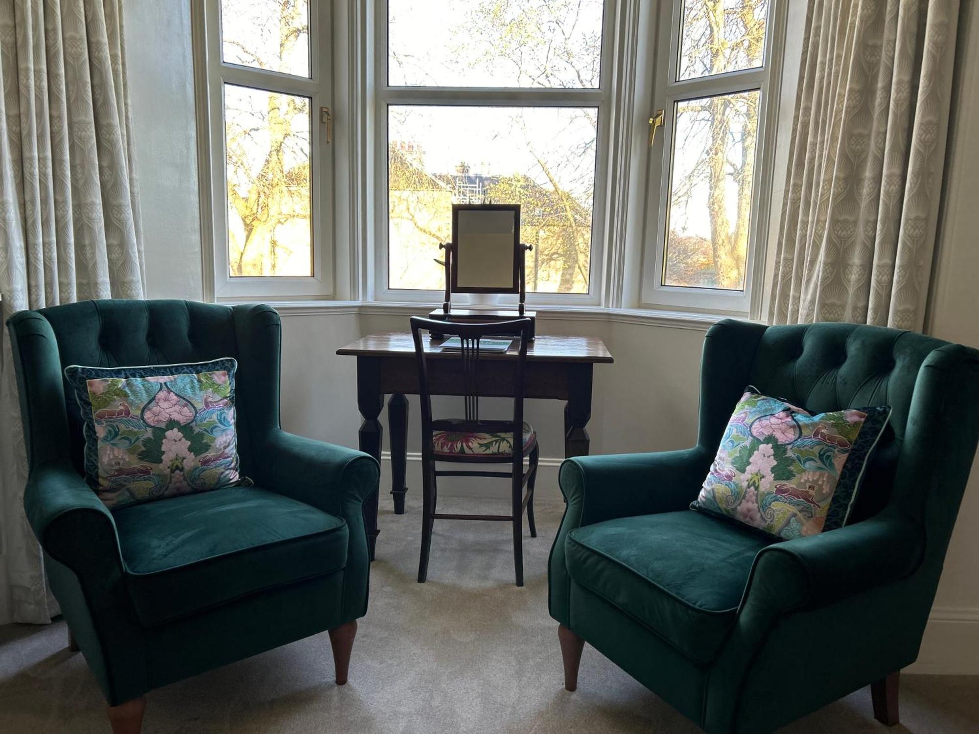 Glen Lyon Lodge Bed And Breakfast ネアン エクステリア 写真
