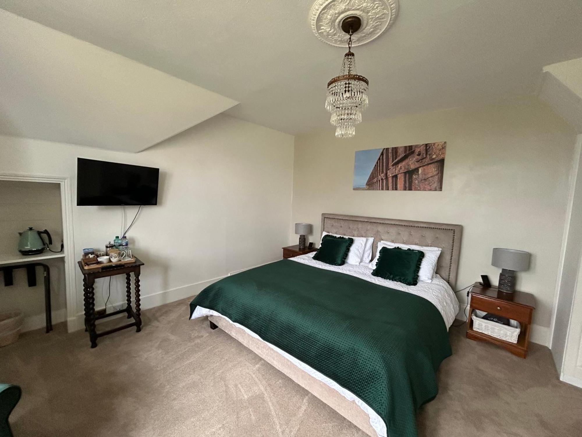 Glen Lyon Lodge Bed And Breakfast ネアン エクステリア 写真