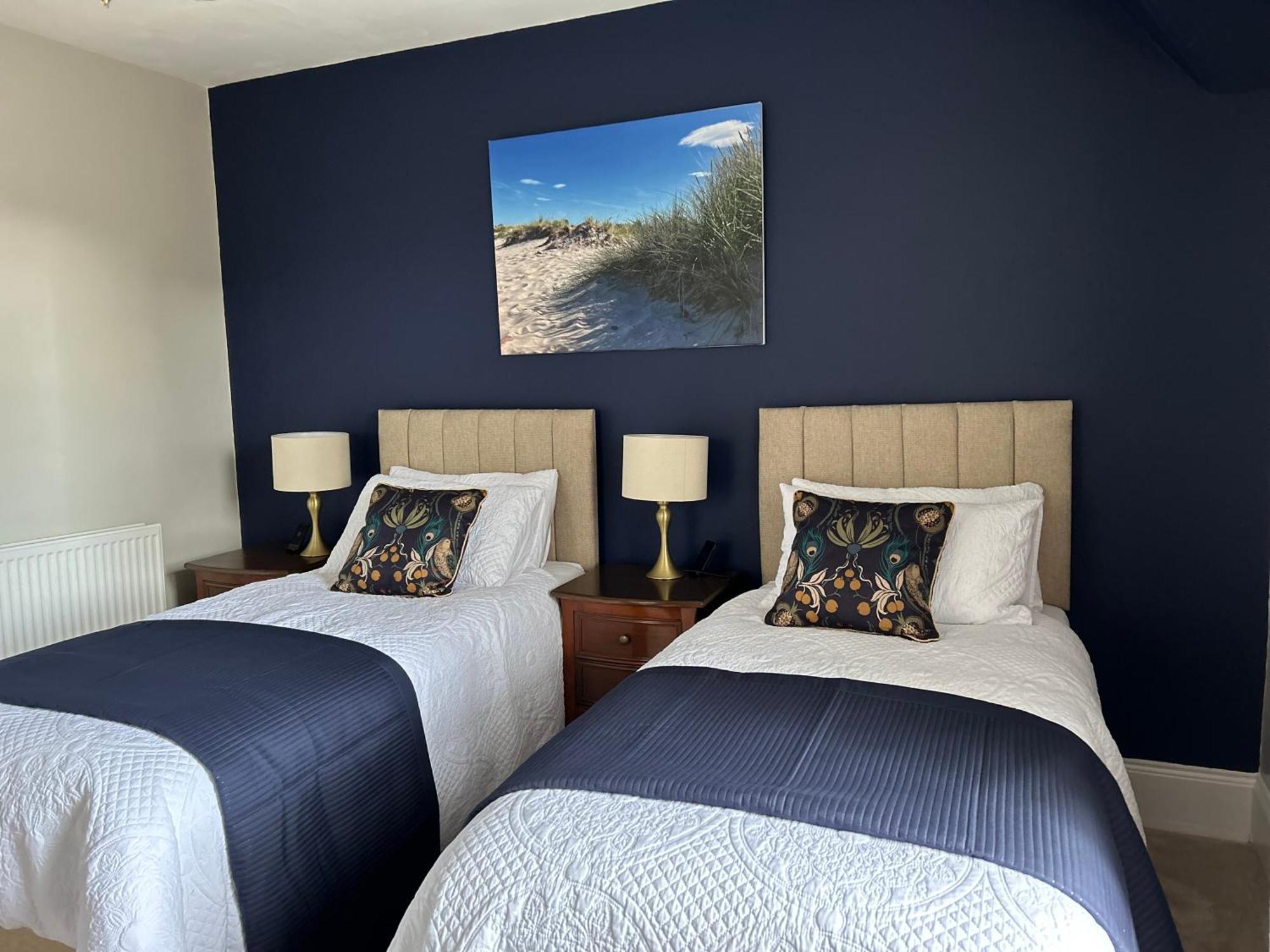 Glen Lyon Lodge Bed And Breakfast ネアン エクステリア 写真