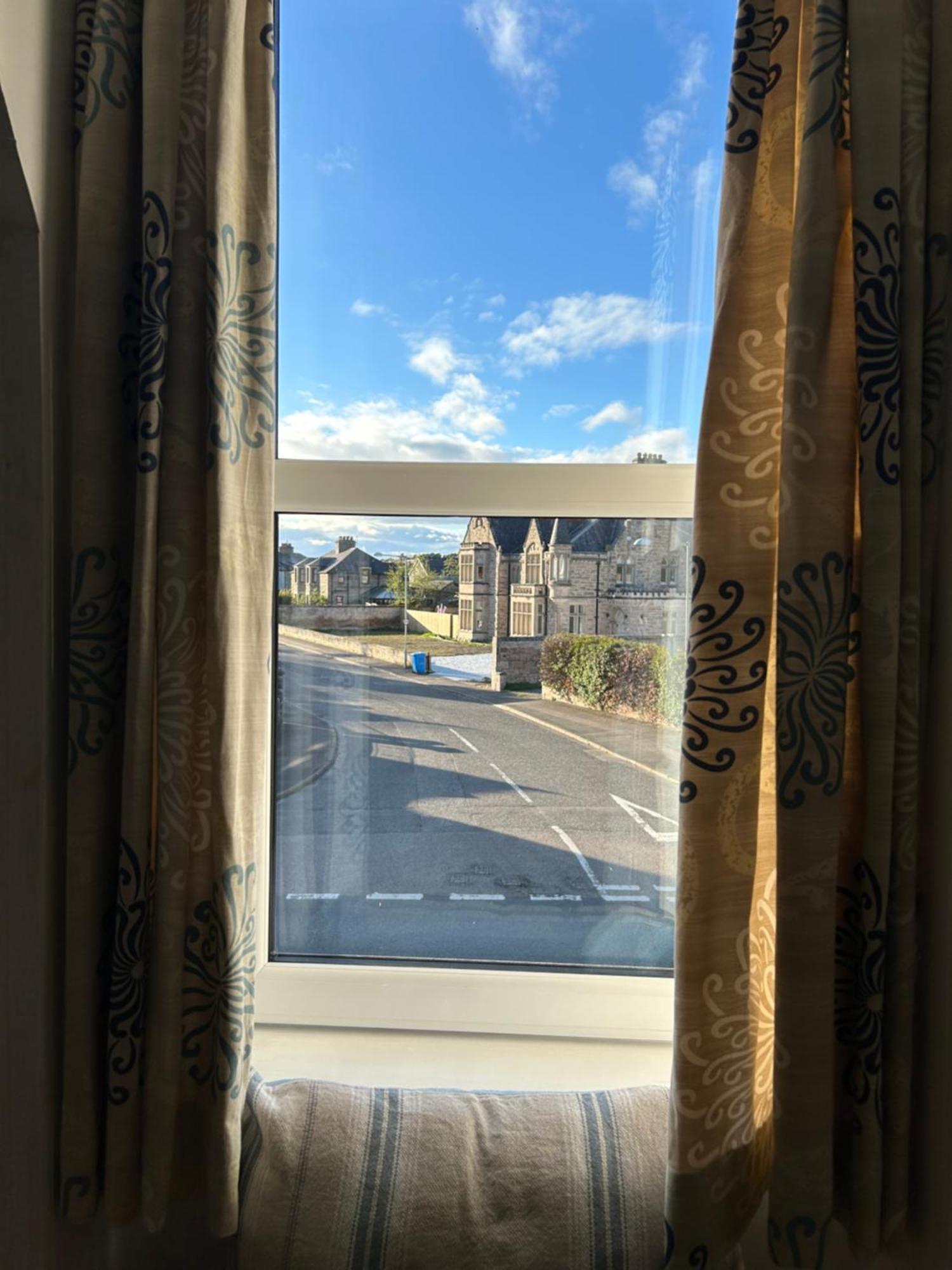 Glen Lyon Lodge Bed And Breakfast ネアン エクステリア 写真